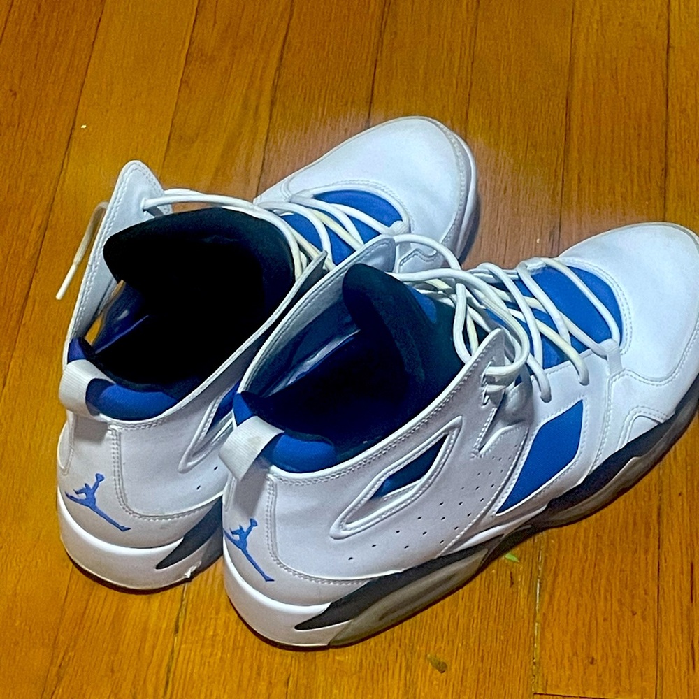 Jordan jump mans
